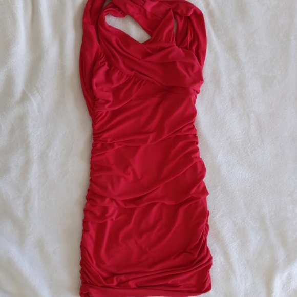 Red dress - Picture 3 of 3